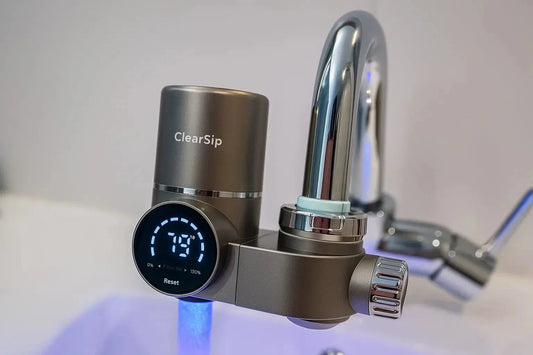 ClearSip 8-laags UV kraanfilter op keuken kraan